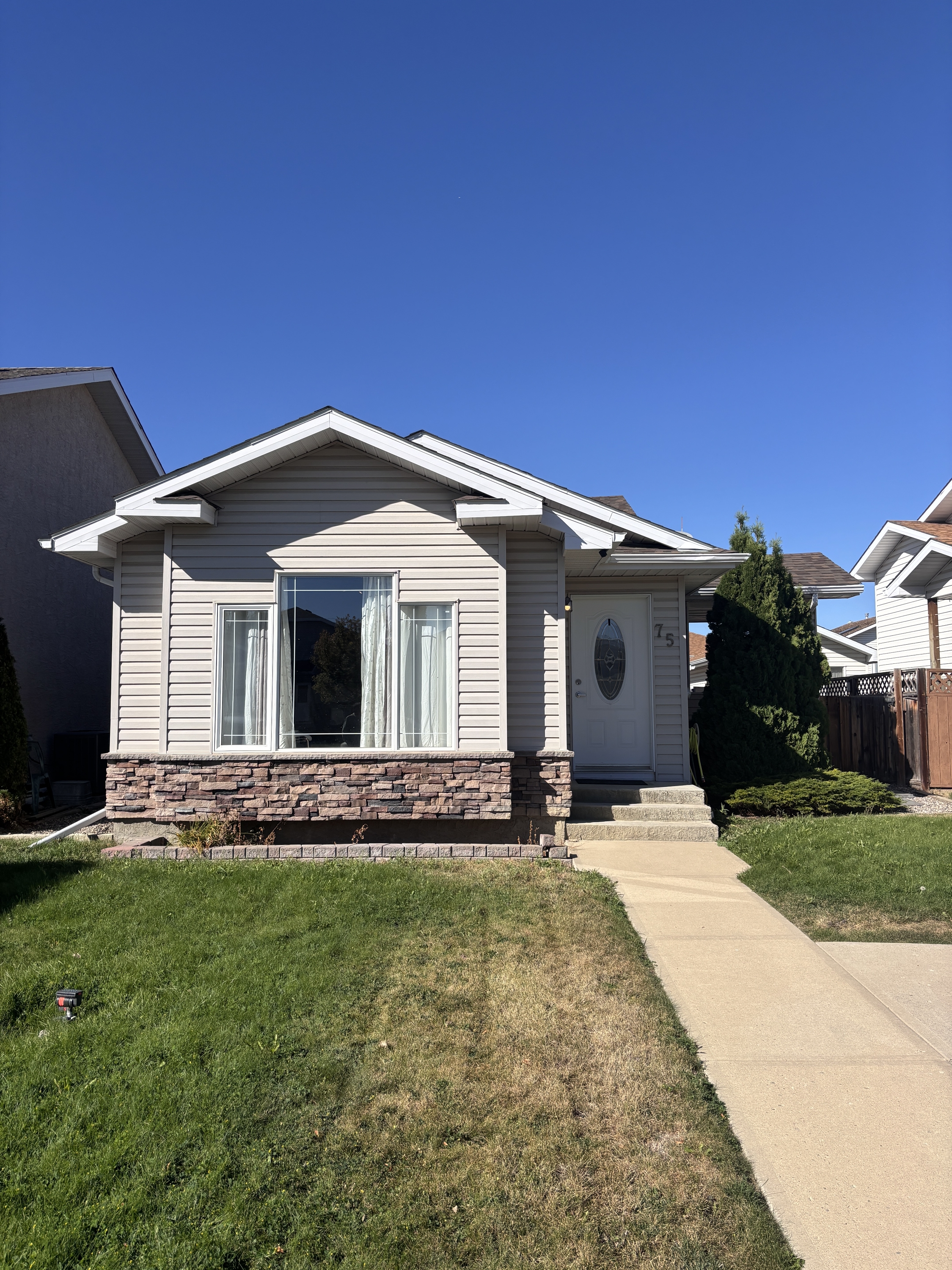 75 Kodiak Crescent North