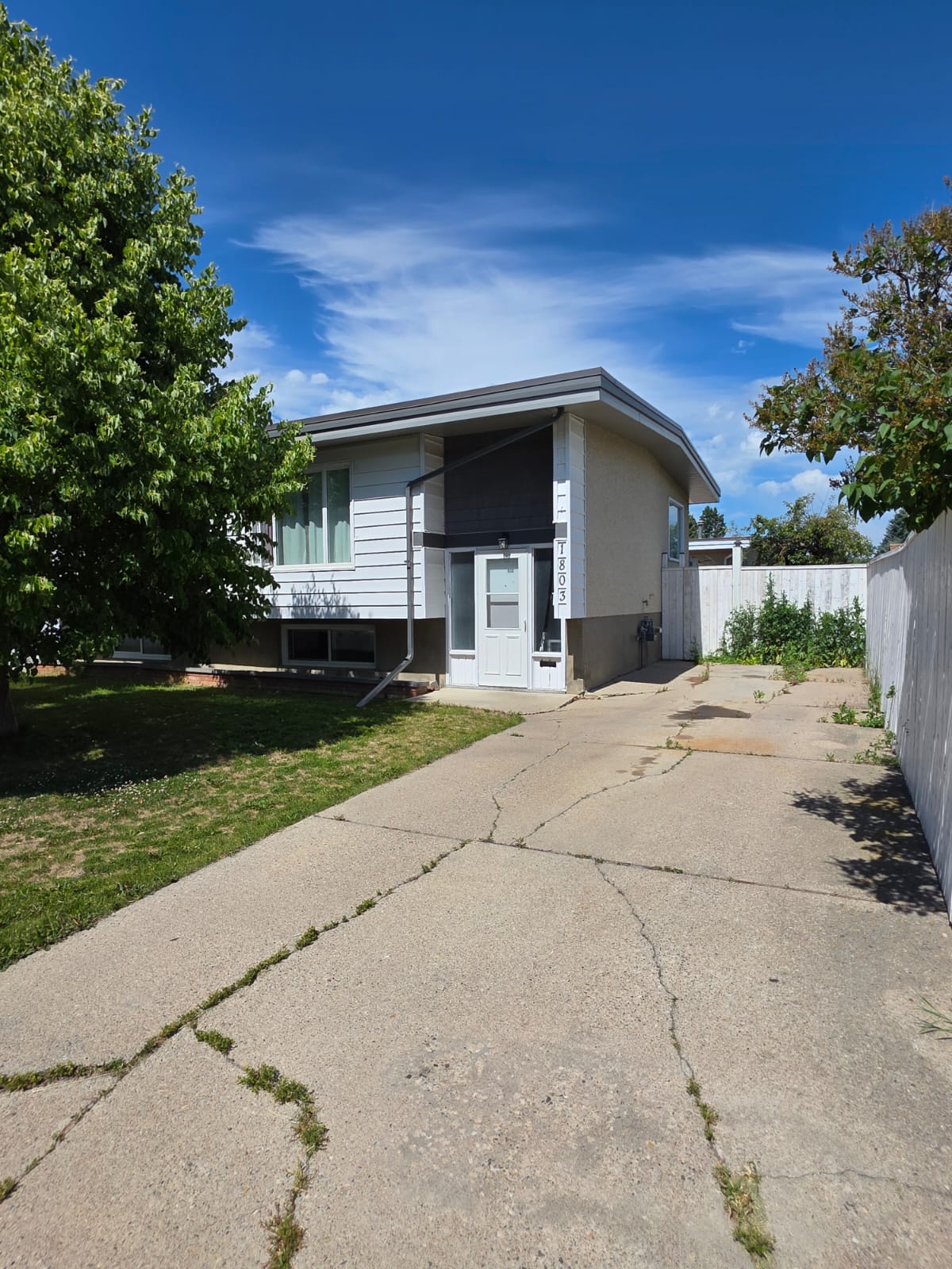 1803 Lakeside Road South