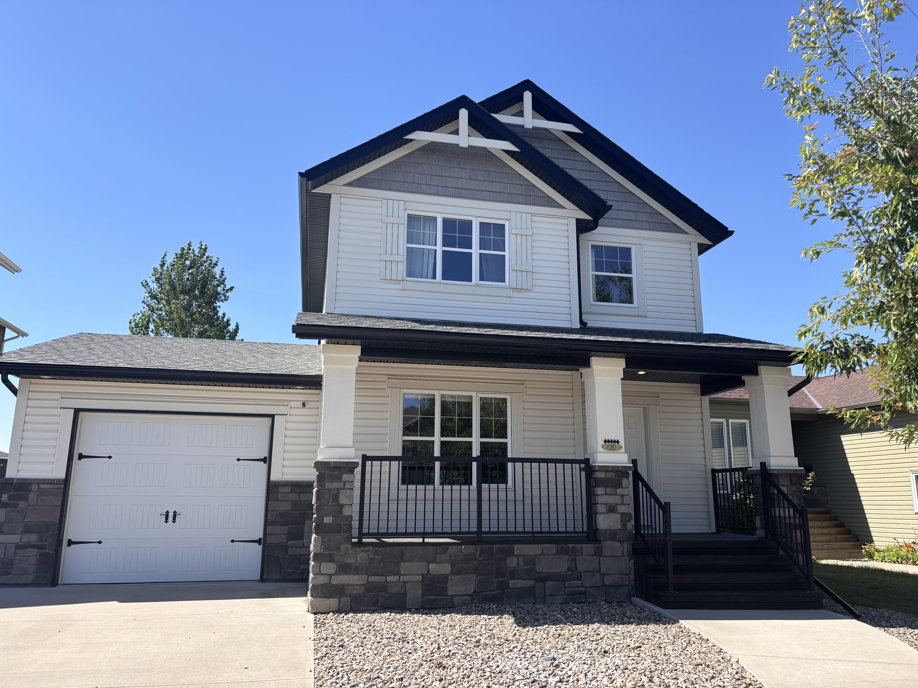 120 Mount Sundial Court West